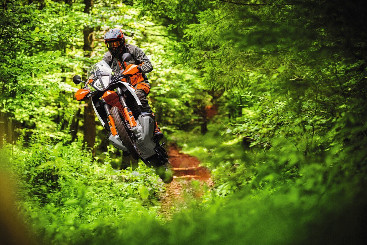 KTM presenta la nuova 890 Adventure R 2023